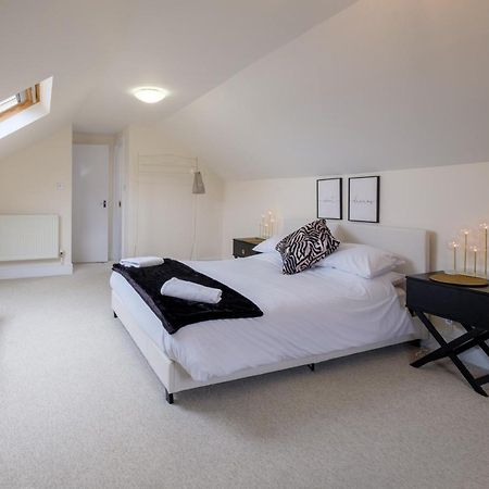 Luxury Living, Stylish Modern Apartment In The Heart Of Ryde Ryde  Exterior photo
