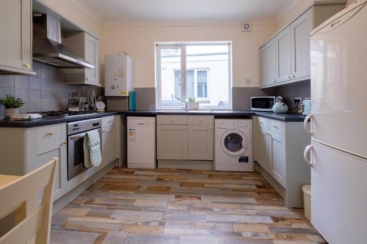 Luxury Living, Stylish Modern Apartment In The Heart Of Ryde Ryde  Exterior photo