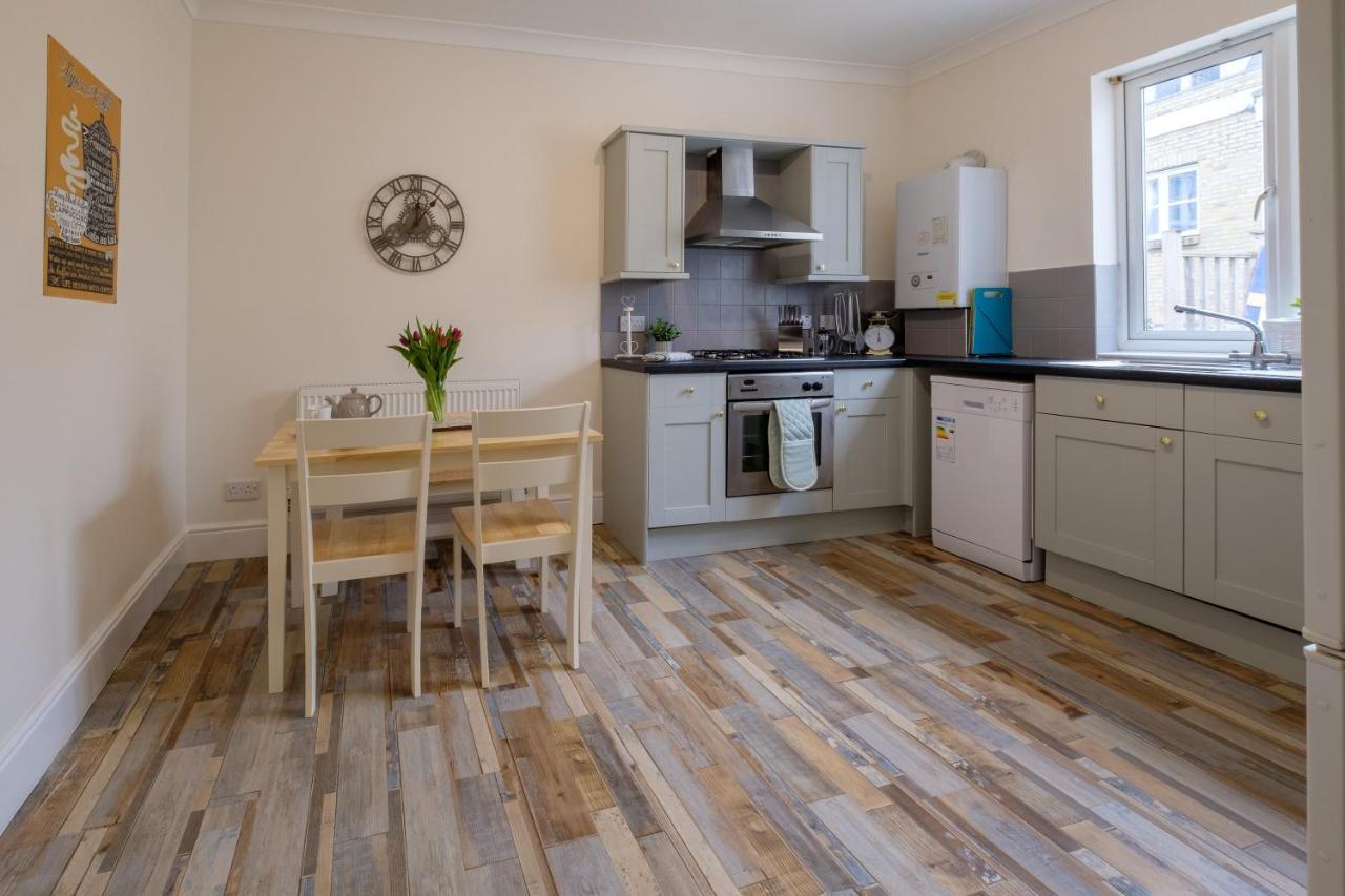 Luxury Living, Stylish Modern Apartment In The Heart Of Ryde Ryde  Exterior photo
