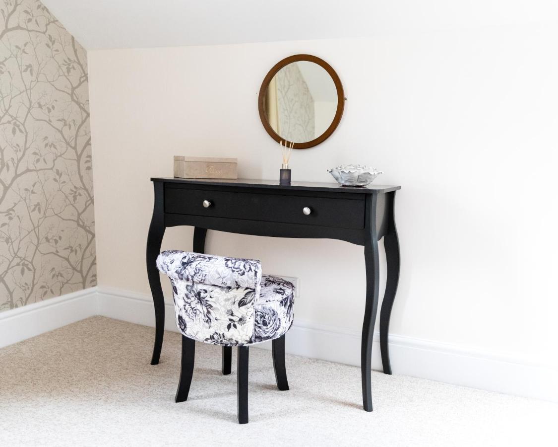 Luxury Living, Stylish Modern Apartment In The Heart Of Ryde Ryde  Exterior photo