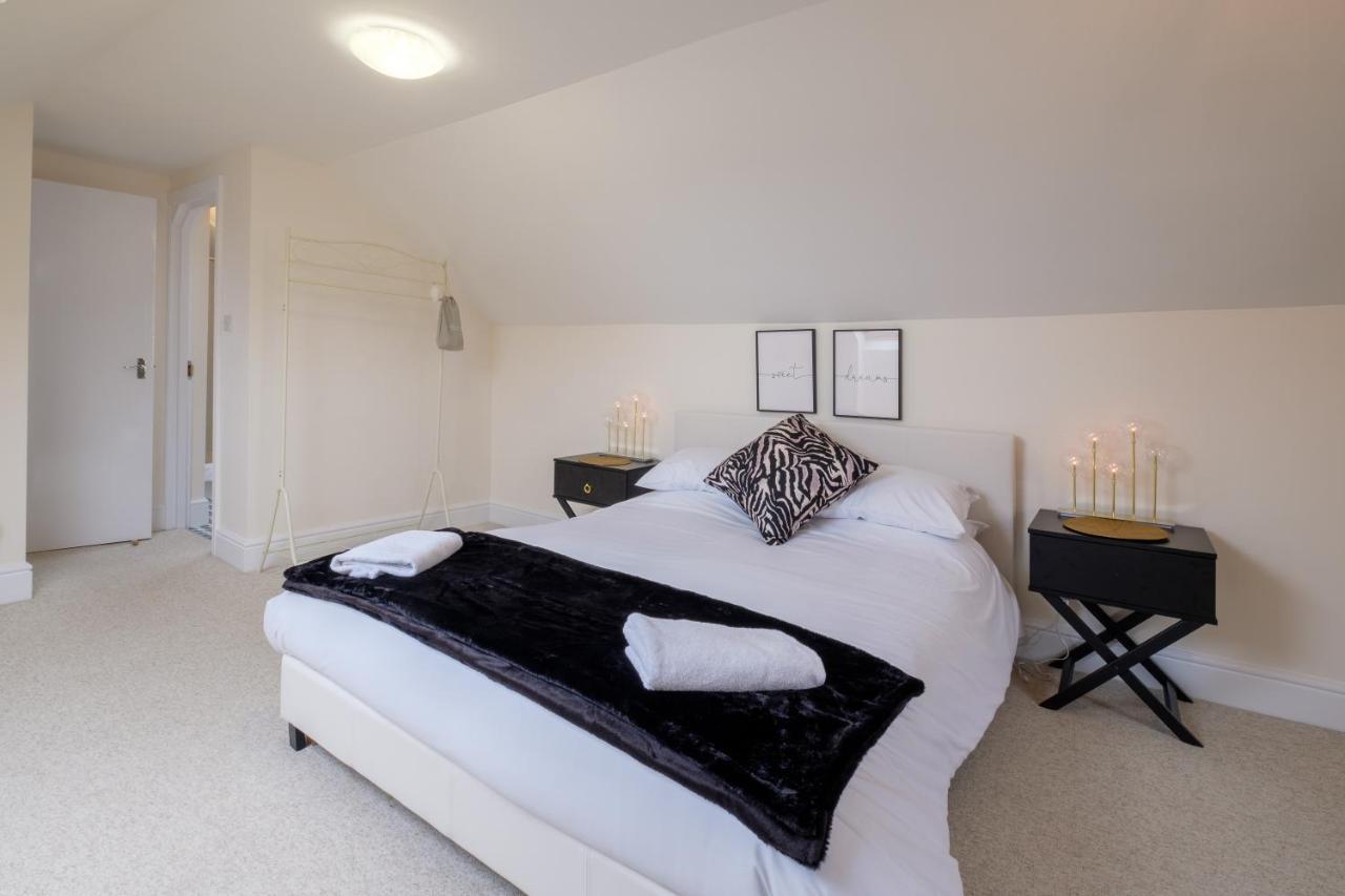 Luxury Living, Stylish Modern Apartment In The Heart Of Ryde Ryde  Exterior photo